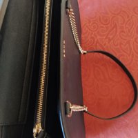 дамска чанта DKNY, снимка 5 - Чанти - 33229959