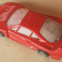 Продавам количка Ferrari F40, мащаб 1:43, снимка 3 - Коли, камиони, мотори, писти - 28561446