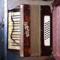 Стар акордеон, снимка 2 - Антикварни и старинни предмети - 38047338