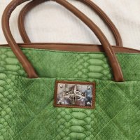 Зелена голяма чанта , снимка 2 - Чанти - 43511074