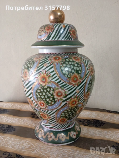 Стара порцеланова купа с капак Сатцума, снимка 1