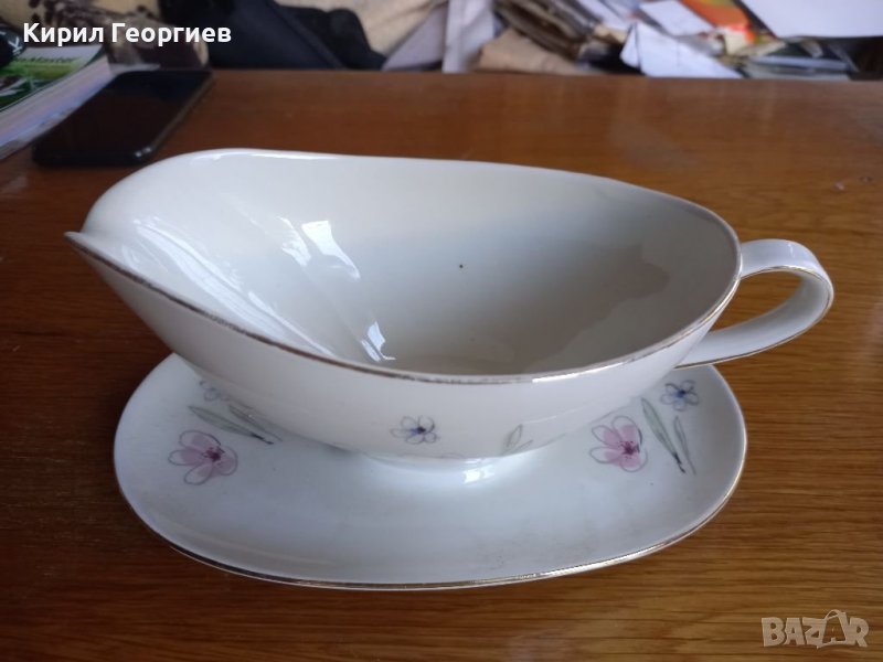 Красива порцеланова сосиера , снимка 1