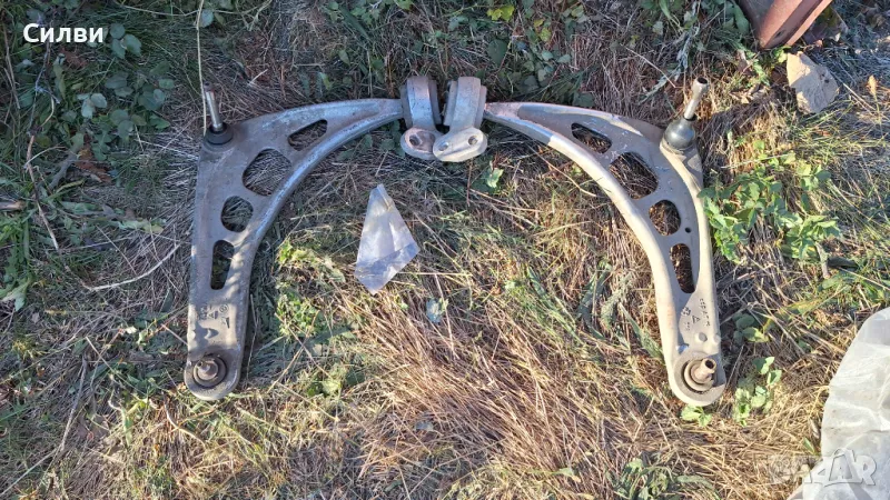 Преден ляв десен долен носач за БМВ Е46 от BMW E46 долни носачи немски 45лв/бр., снимка 1