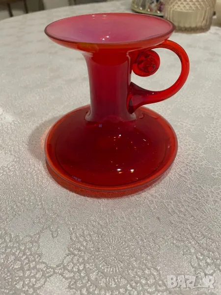Червена стъклена ваза, снимка 1