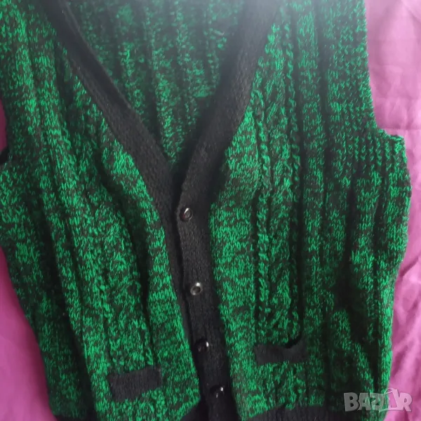 Вълнена жилетка отговаря на размер 48 , снимка 1