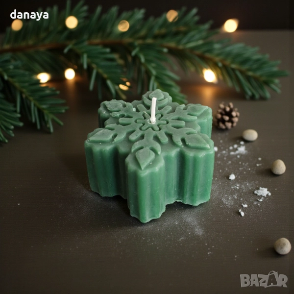 6233 Коледна свещ снежинка или подарък – бяла, зелена, червена, снимка 1