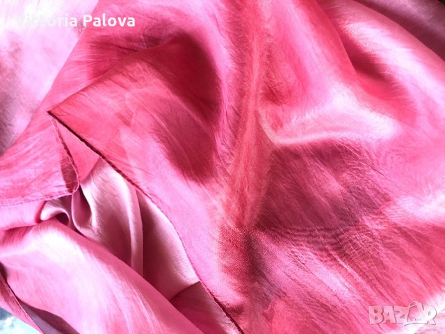 Шал от копринен шифон с цветен градиент