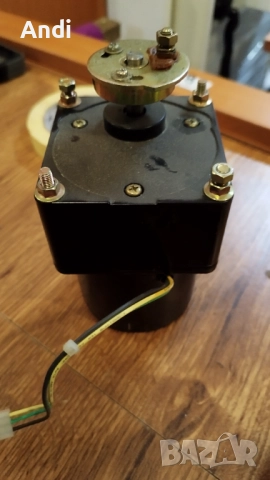 Yokogawa RM-F8A20ZMW602 Реверсивeн ел. двигател и редукция 8R1-Z25W602, снимка 10 - Електродвигатели - 52830505