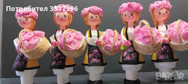 Дървена кукла с национална носия - Розоберачка, снимка 5 - Статуетки - 51431683