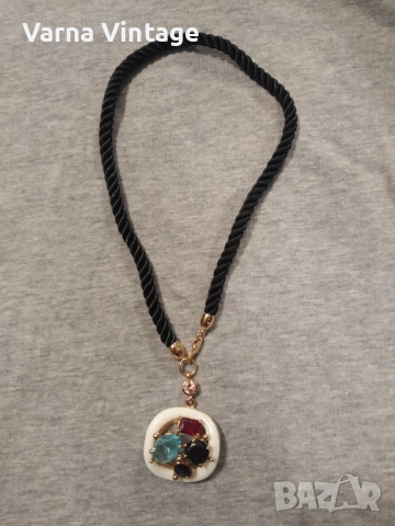 НОВО дамско колие с камъни. Италия.