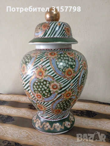 Стара порцеланова купа с капак Сатцума, снимка 1