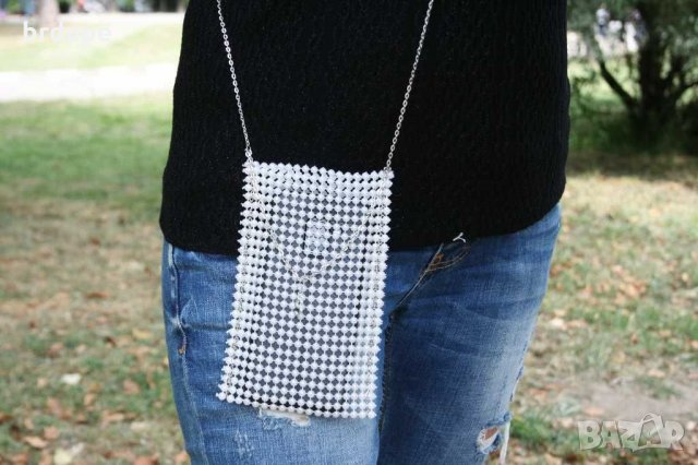 Чанти за телефон с  перли абитуриентски чанти. Булчински чанти, снимка 2 - Калъфи, кейсове - 29020145