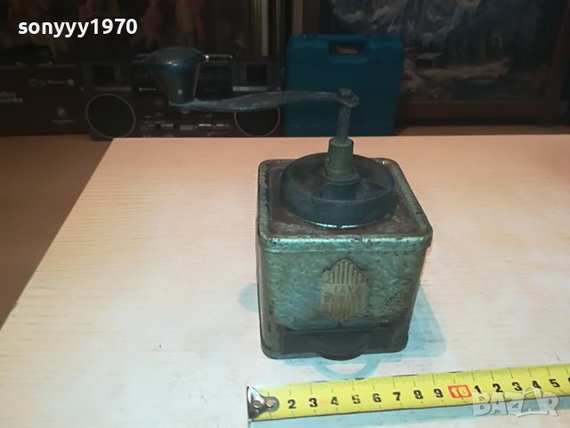 IAV RESITA-МЕТАЛНА РЕТРО МЕЛНИЦА ВНОС ХОЛАНДИЯ 2509221634, снимка 2 - Антикварни и старинни предмети - 38113150