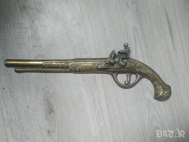 пистолет за декорация