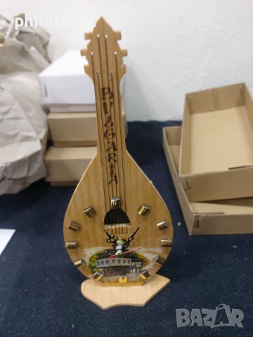 Сувенирен часовник, Музикален инструмент - цигулка !