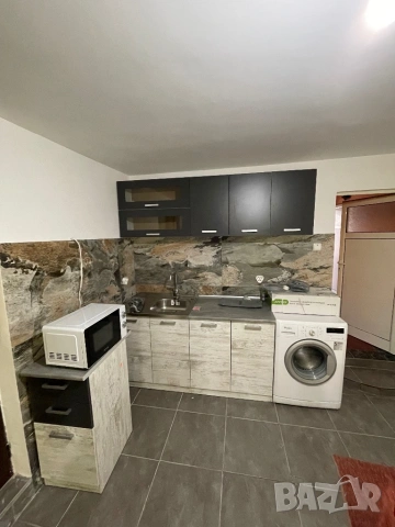 Част от къща с двор, снимка 4 - Къщи - 53441760