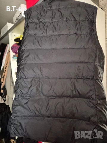 Tommy Hilfiger пухен елек, снимка 9 - Елеци - 51681234