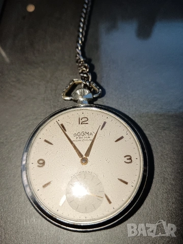Продавам швейцарски джобен часовник DOGMA