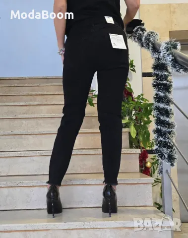 Черни дамски дънки с повдигащ ефект