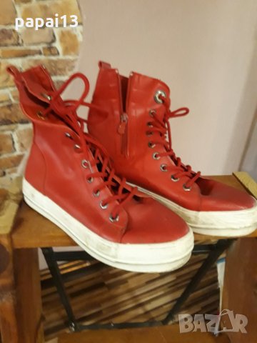  Червени дамски кецови, снимка 2 - Кецове - 32257489