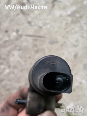 Помпа чистачки за Голф 5 Ауди А3 Пасат Туран VW Golf 5 Audi A3 8P Passat Touran Jetta VDO OEM, снимка 3 - Части - 50194099