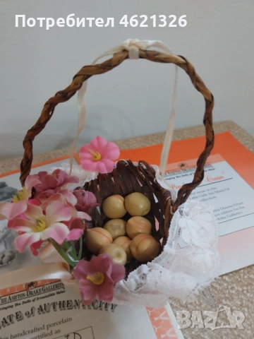 Колекционерска порцеланова кукла Праскови и крем Ashton Drake нова, снимка 8 - Декорация за дома - 52044064