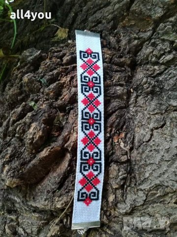 Ръчно бродирани гривни и колиета , снимка 8 - Колиета, медальони, синджири - 28522383