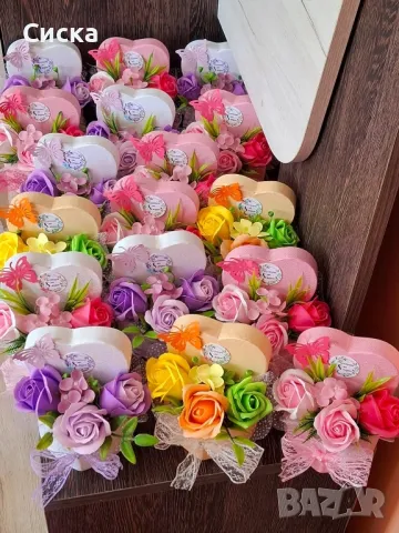 Страхотно бюджетно  предложения на супер цена със 3 броя сапунени рози за първия учебен ден📖🖋