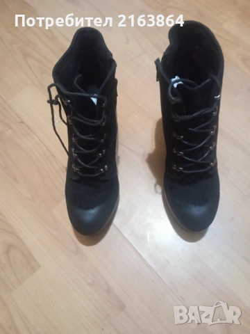 Дамски боти на ток