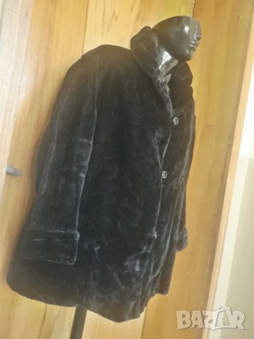 Черно пухено палто с къс косъм тип мечка с копчета ХЛ+, снимка 3 - Палта, манта - 25725192