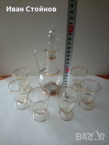 Стар стъклен сервиз