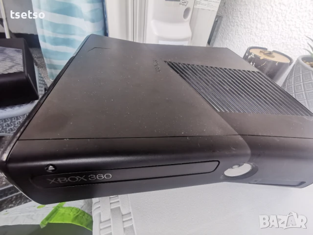 Xbox 360 S с 6 игри и  джойстик, снимка 1