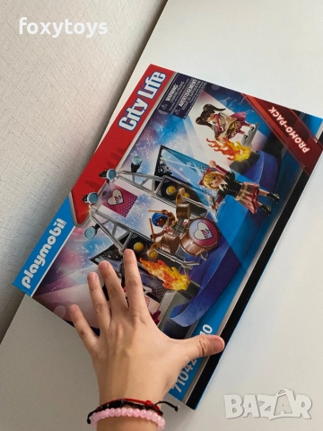 Playmobil City Life 71042 - Музикална група, снимка 9 - Конструктори - 46281766