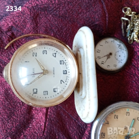 Часовници, снимка 6 - Антикварни и старинни предмети - 51718860