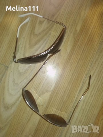 Продава 2 бр сл.очила rayban и едни с перли , снимка 1