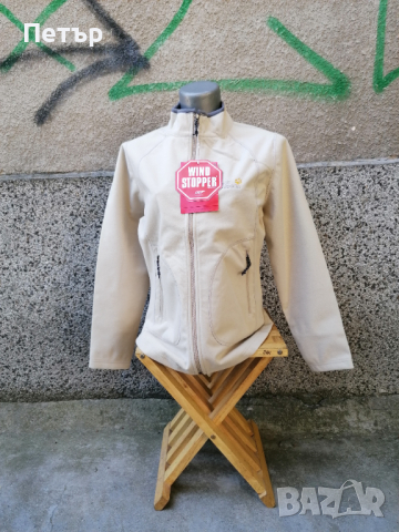 Продавам нов красив качествен дамски полар с мембрана, уиндстопър Jack Wolfskin 