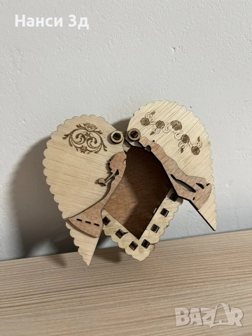 Дървени кутии с надпис 