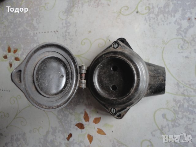 Армейски  бакелитов контакт , снимка 3 - Антикварни и старинни предмети - 43002833