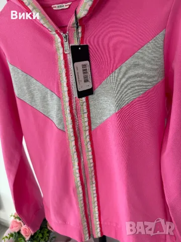 Спортен екип на Guess размер S, снимка 4 - Спортни екипи - 48618774