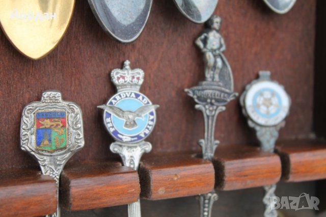 Сувенирни посребрени лъжички 24бр с дървена стойка, снимка 9 - Антикварни и старинни предмети - 34809113