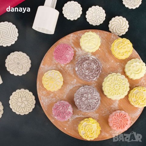 3583 Сладкарски комплект за лунни сладки резец с бутало и 4 шаблона, снимка 4 - Форми - 39939299