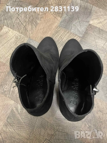 Боти Bershka, снимка 2 - Дамски боти - 52518481