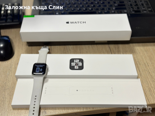 Часовник Apple Watch SE 2020, снимка 3 - Смарт часовници - 44875029