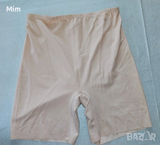 TRIUMPH 95 Моделиращо бельо с висока талия с крачоли 