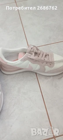 Дамски маратонки Nike 36,5 . , снимка 3 - Маратонки - 51223309