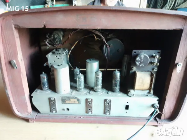 Старо радио Септември , снимка 6 - Антикварни и старинни предмети - 50302347