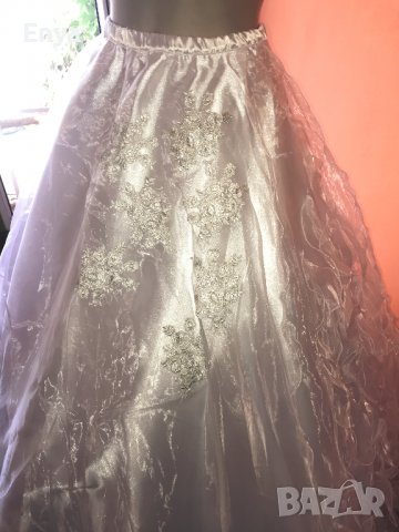 Булчинска рокля №4 - НОВА ! С воал, чанта, ръкавици и венче, снимка 9 - Сватбени рокли - 37367511