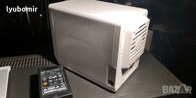 Външна кутия за 4 хард диска, снимка 6 - Външни хард дискове - 35198456