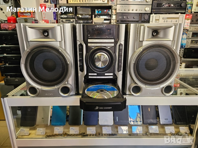 Аудиосистема SONY MHC-EC55 с две тонколони и дистанционно. В отлично техническо и визуално състояние