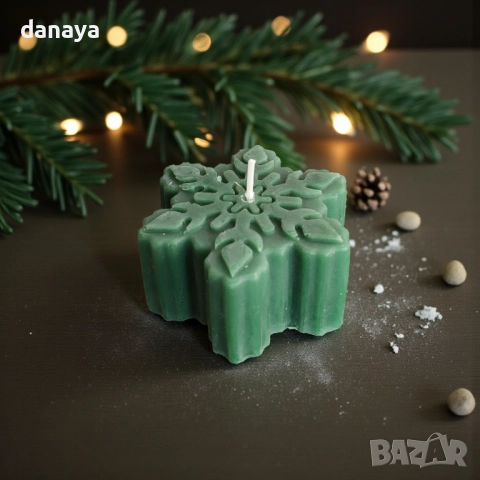 6233 Коледна свещ снежинка или подарък – бяла, зелена, червена